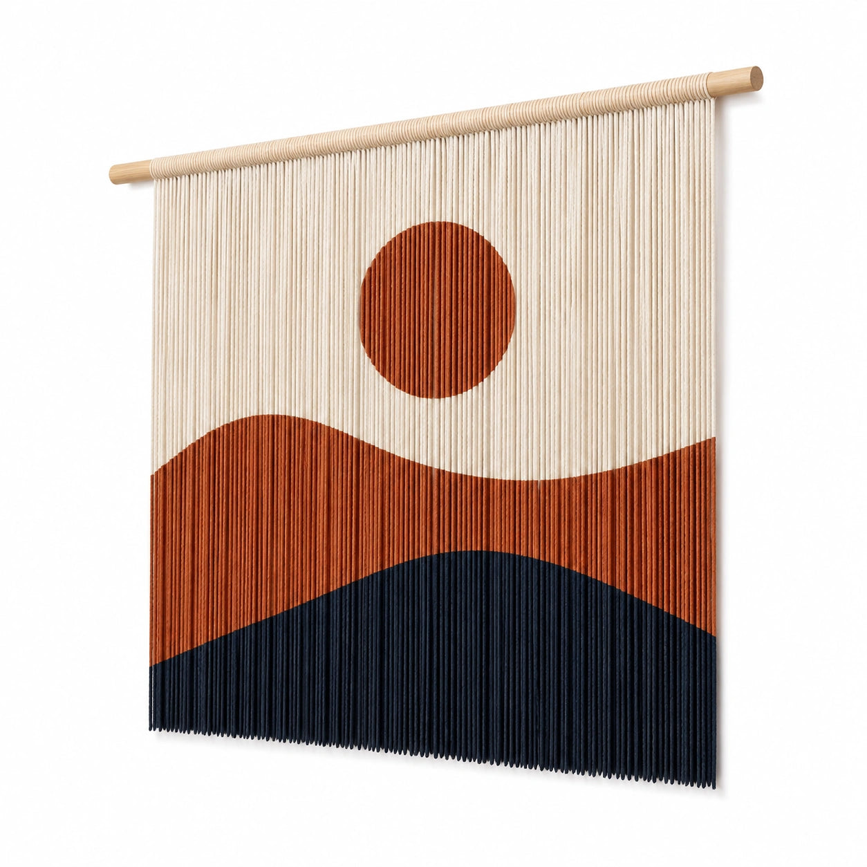Tapisserie murale 90 x 110 cm en fibres textiles écru terracotta bleu marine avec barre en bois style géométrique